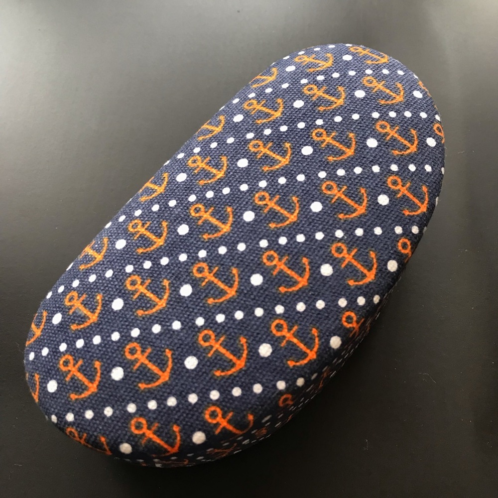Hard sunglasses case